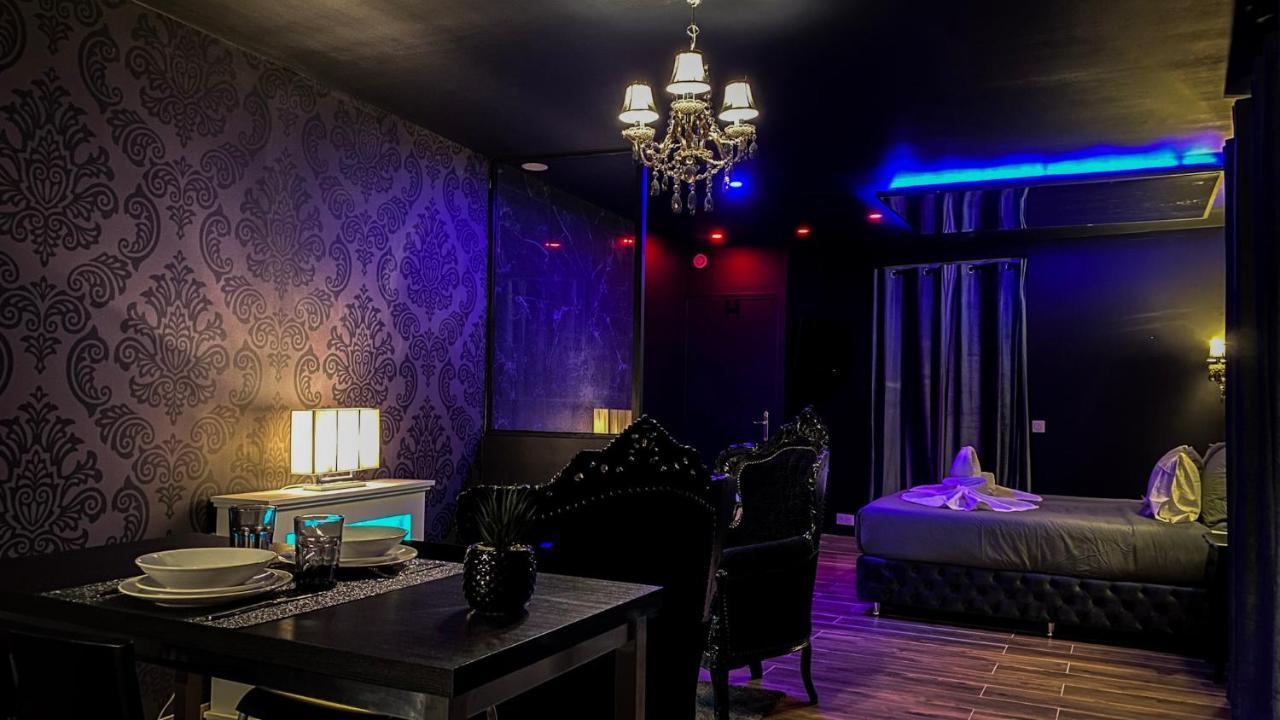 Nouveau - Luxure - Secret Suite - Jacuzzi Мелюн Екстериор снимка